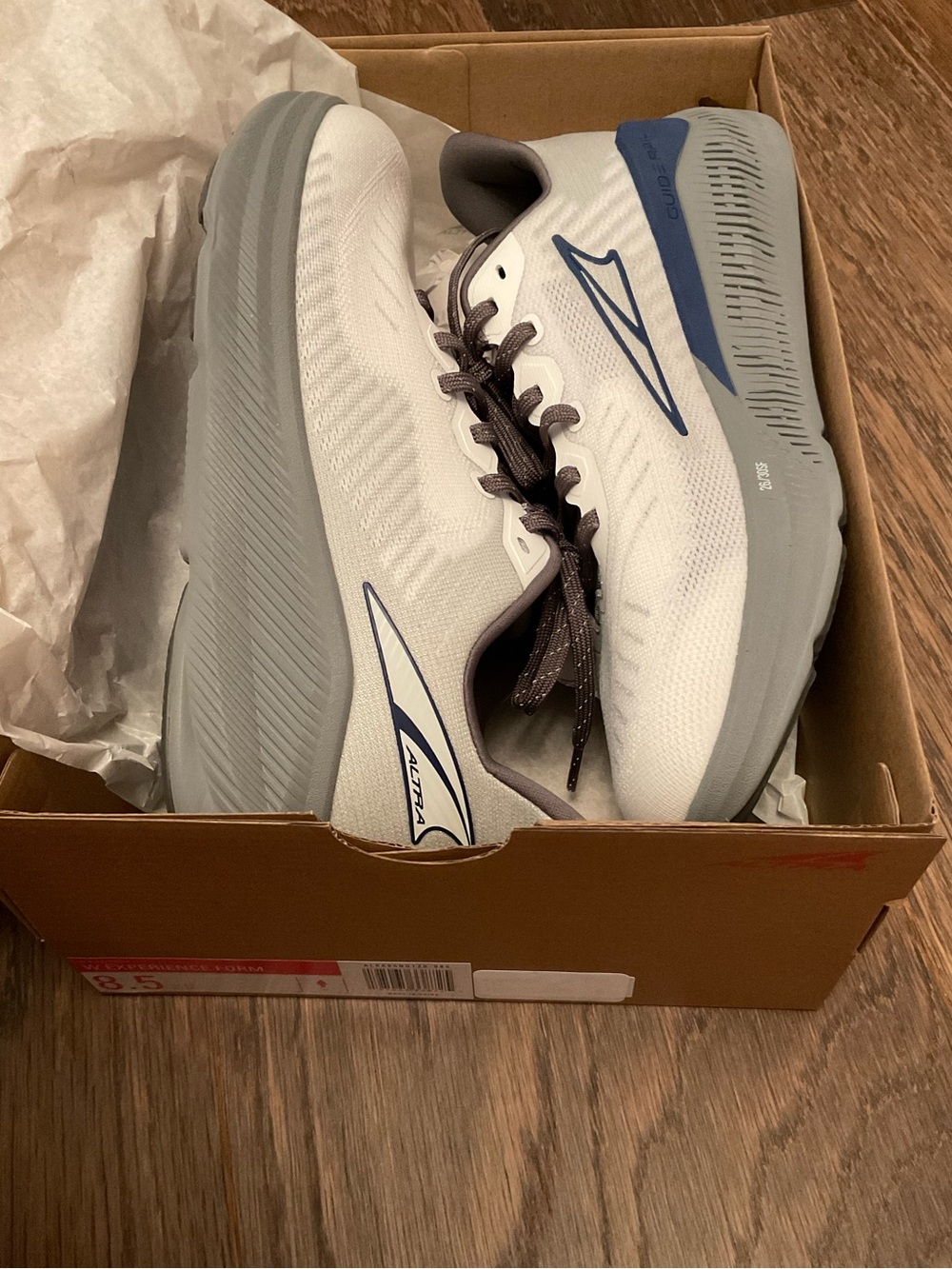 Altra Experience Form Running Shoe NEW
Size: 8.5, EURO 40
